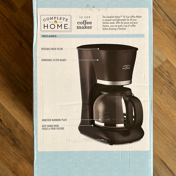 10 Cup Coffee Maker - Picture 3 of 4